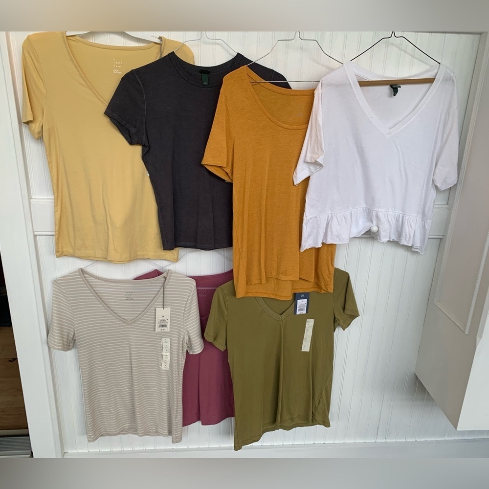 Universal Threads short sleeve T-shirt